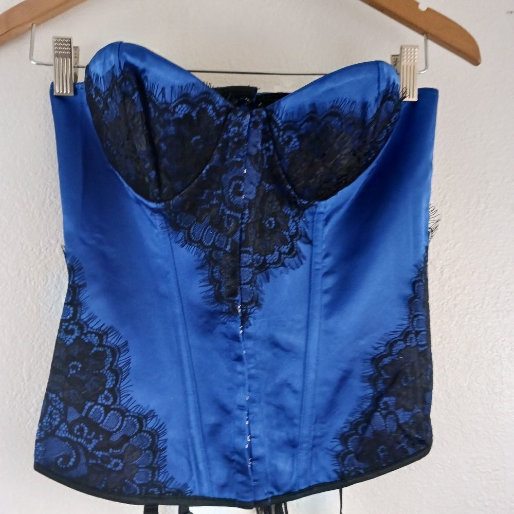 Hearts Rob blue with black lace adjastable corset size L. New with tags